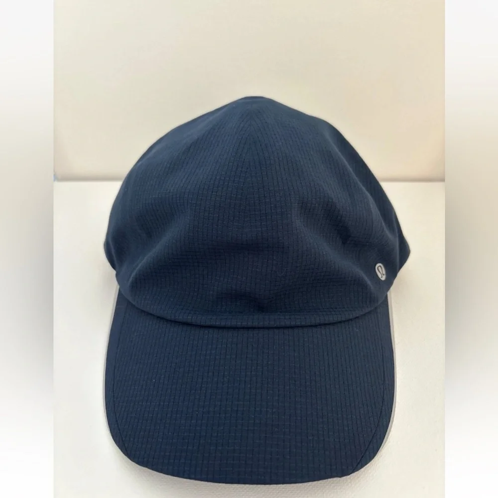 Lululemon FAST FREE RUN HAT *WOVENAIR SZ S M color true navy NWT $38 - Picture 2 of 7